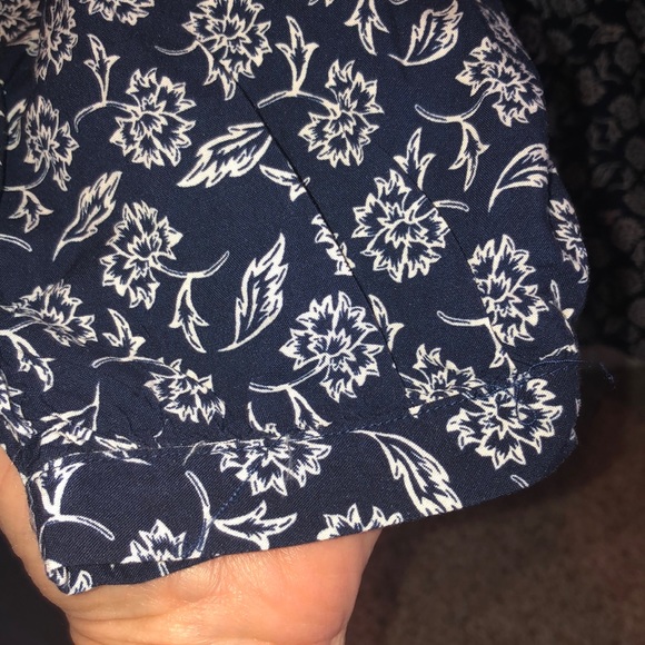 Old navy blouse - Picture 4 of 8